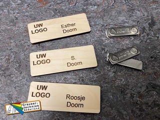 Houten naambadge 70x30mm esdoorn